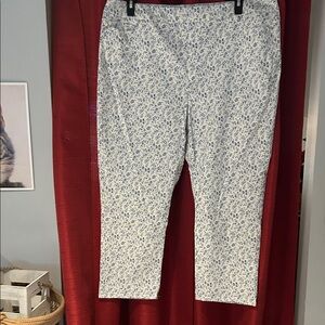 Mario Serrani White Capri Pants with Blue Floral Print